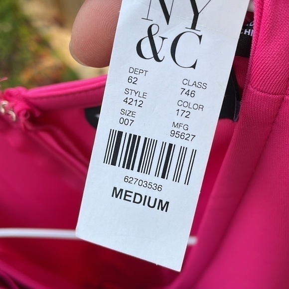 NWT New York and company fuchsia rosette romper size medium - Picture 6 of 6